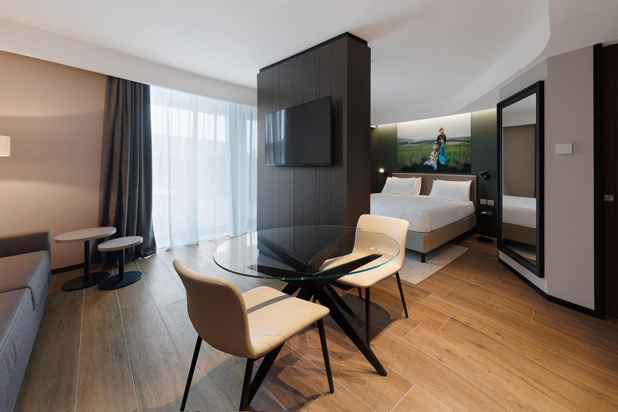 Radisson Blu Hotel, Bergamo Choruslife Bagian luar foto