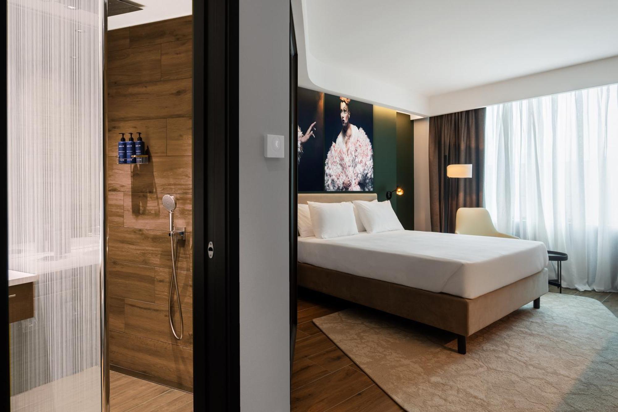 Radisson Blu Hotel, Bergamo Choruslife Bagian luar foto