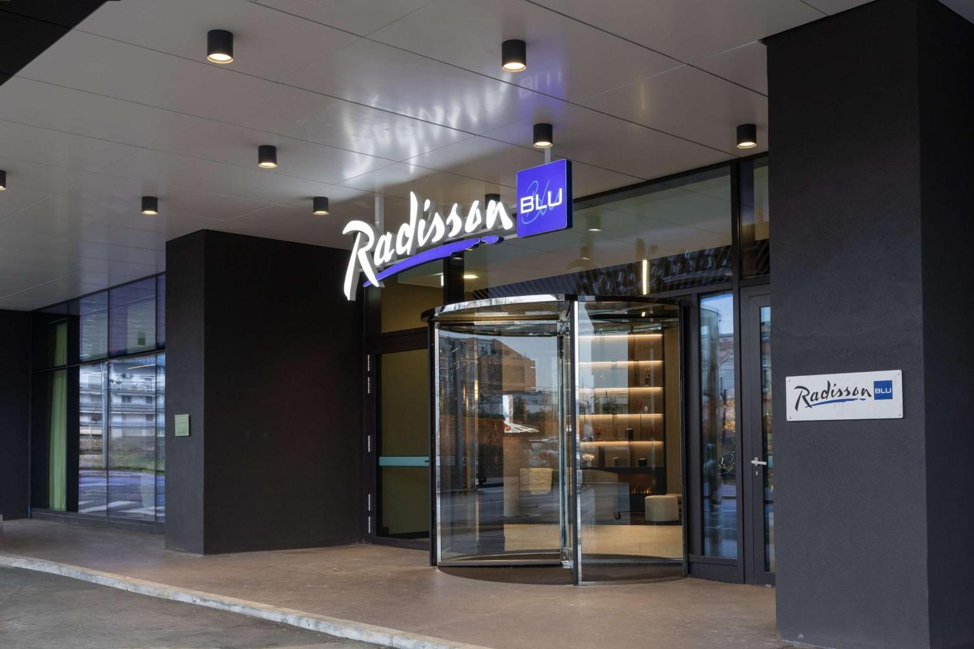 Radisson Blu Hotel, Bergamo Choruslife Bagian luar foto