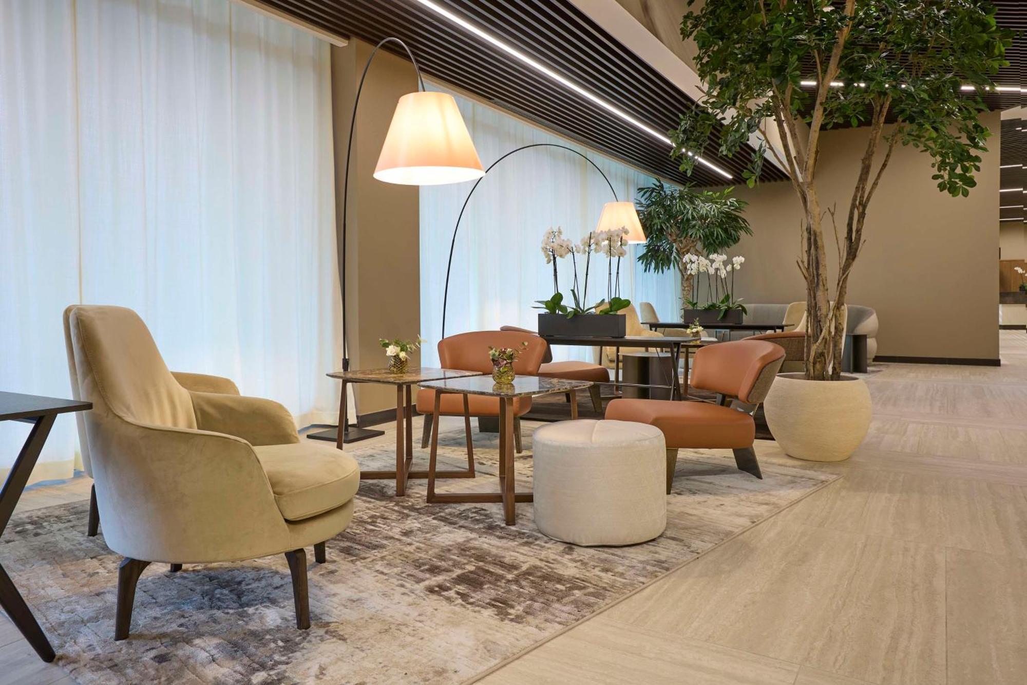 Radisson Blu Hotel, Bergamo Choruslife Bagian luar foto