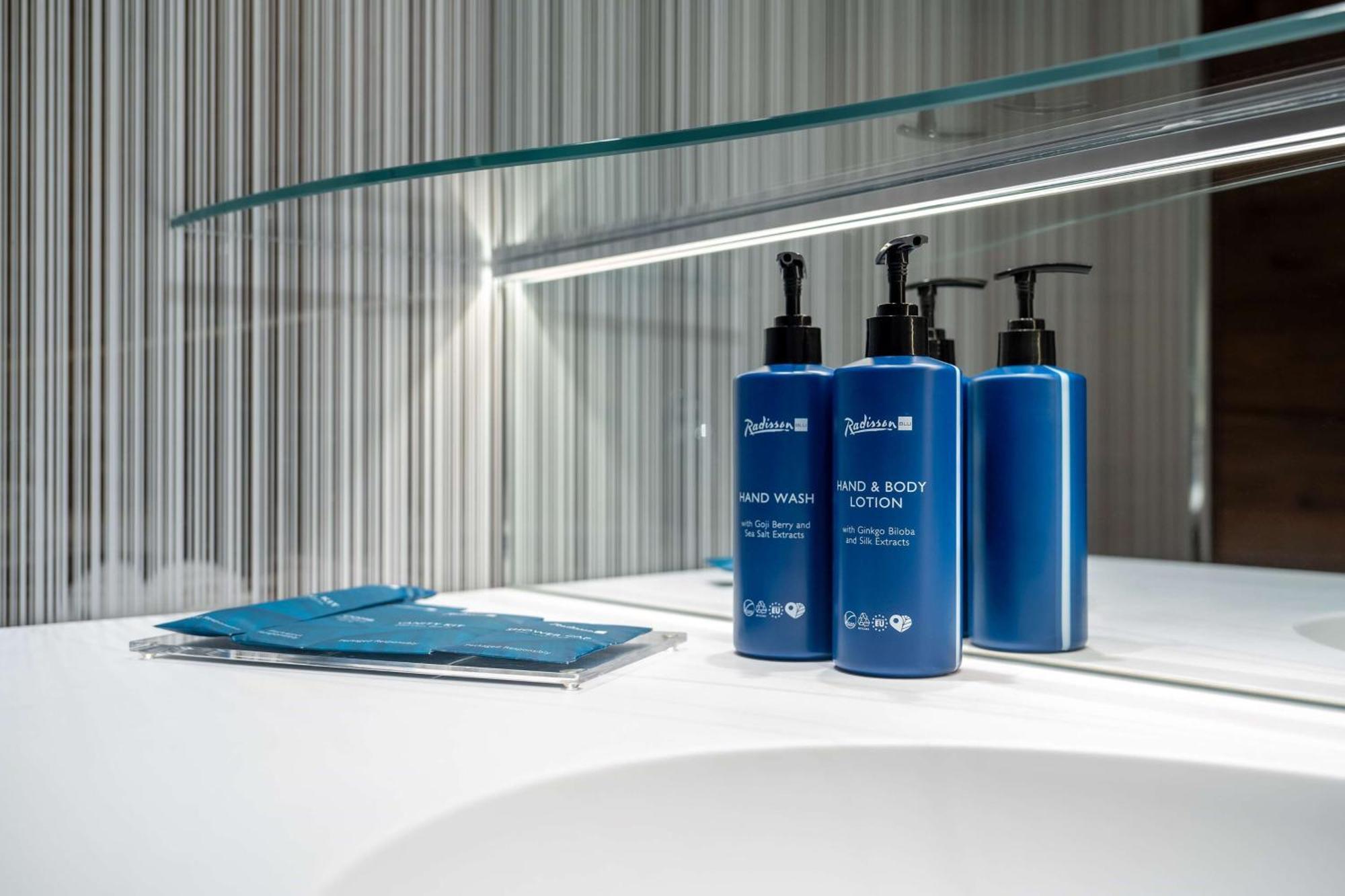Radisson Blu Hotel, Bergamo Choruslife Bagian luar foto