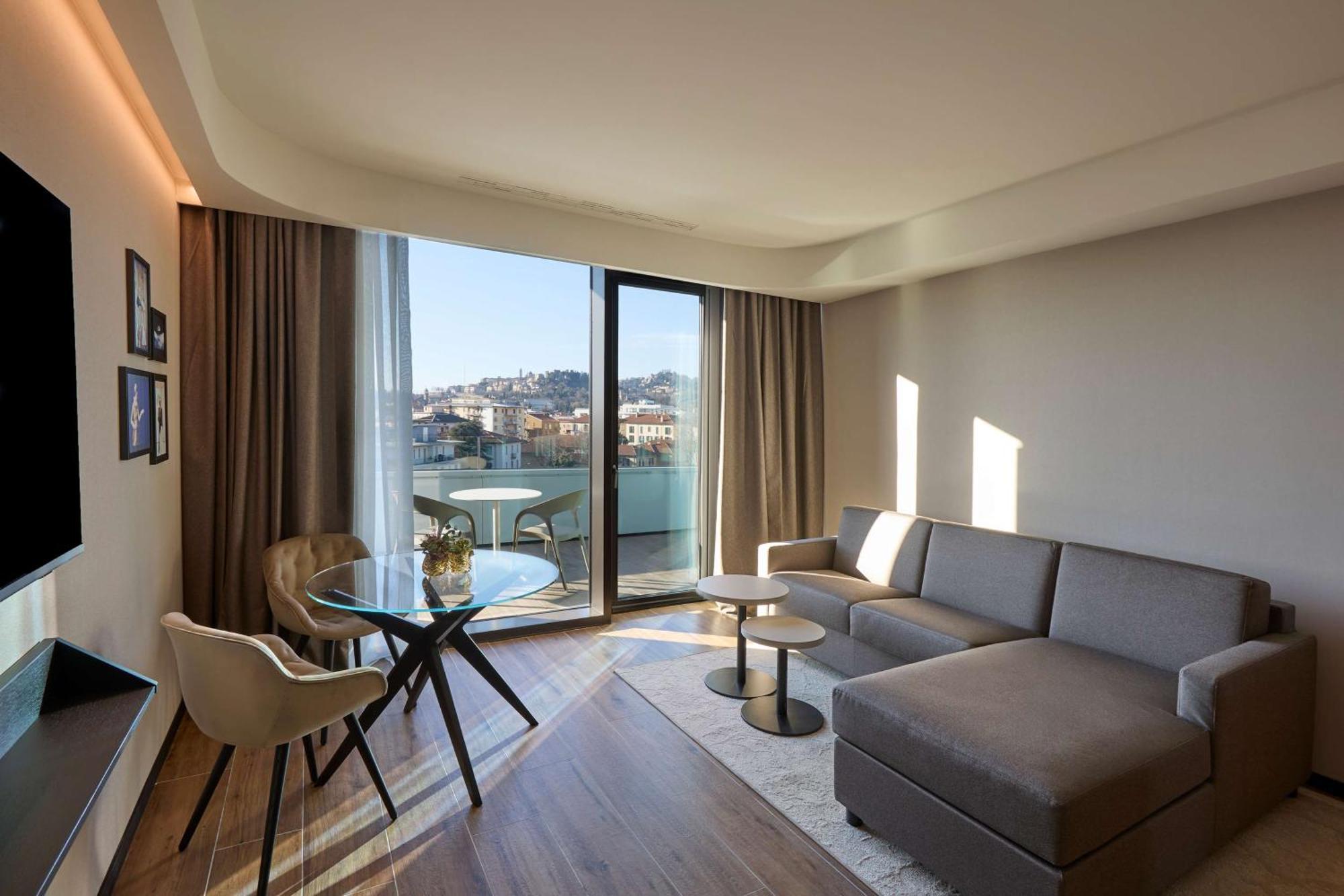 Radisson Blu Hotel, Bergamo Choruslife Bagian luar foto