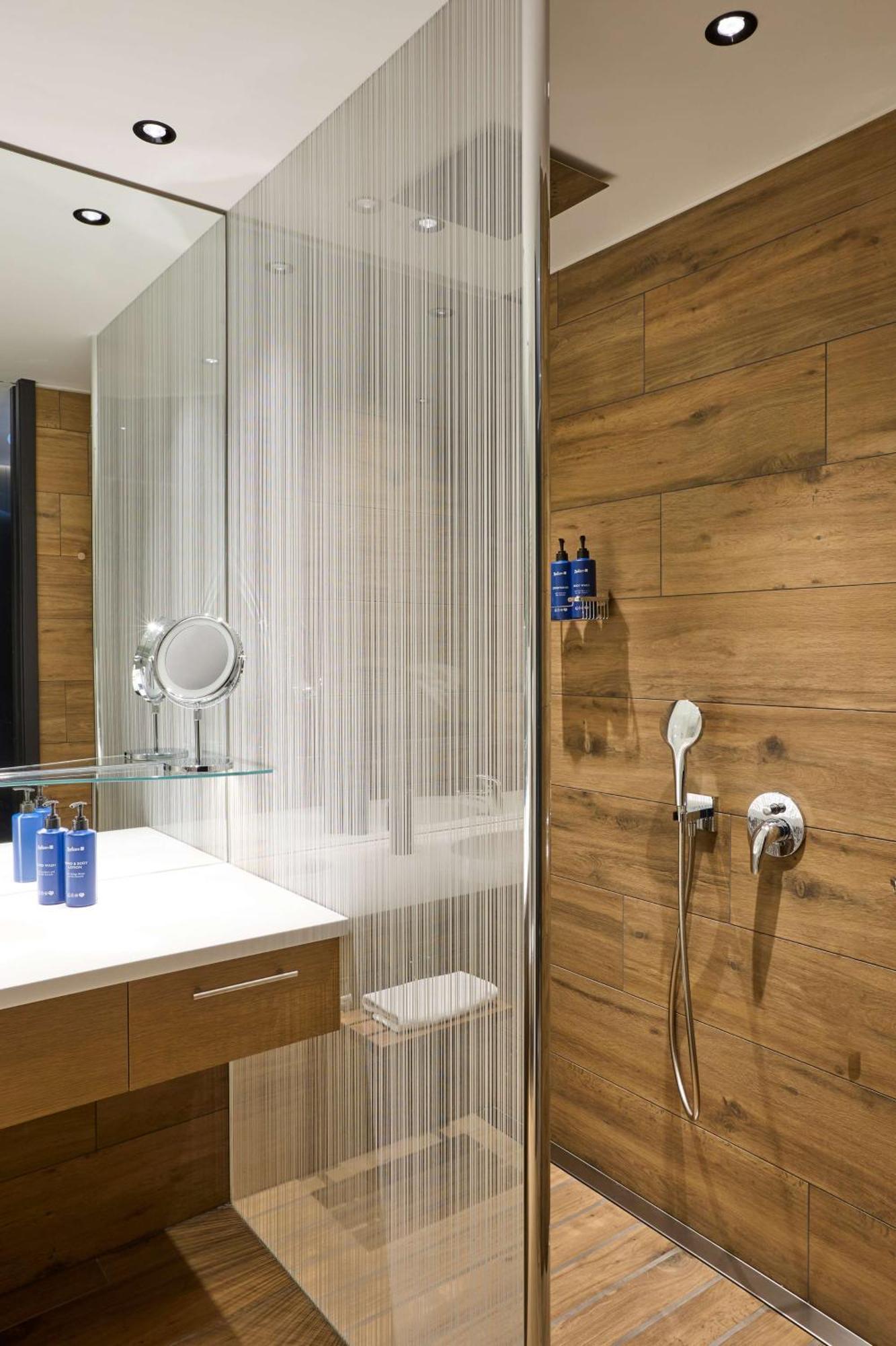 Radisson Blu Hotel, Bergamo Choruslife Bagian luar foto