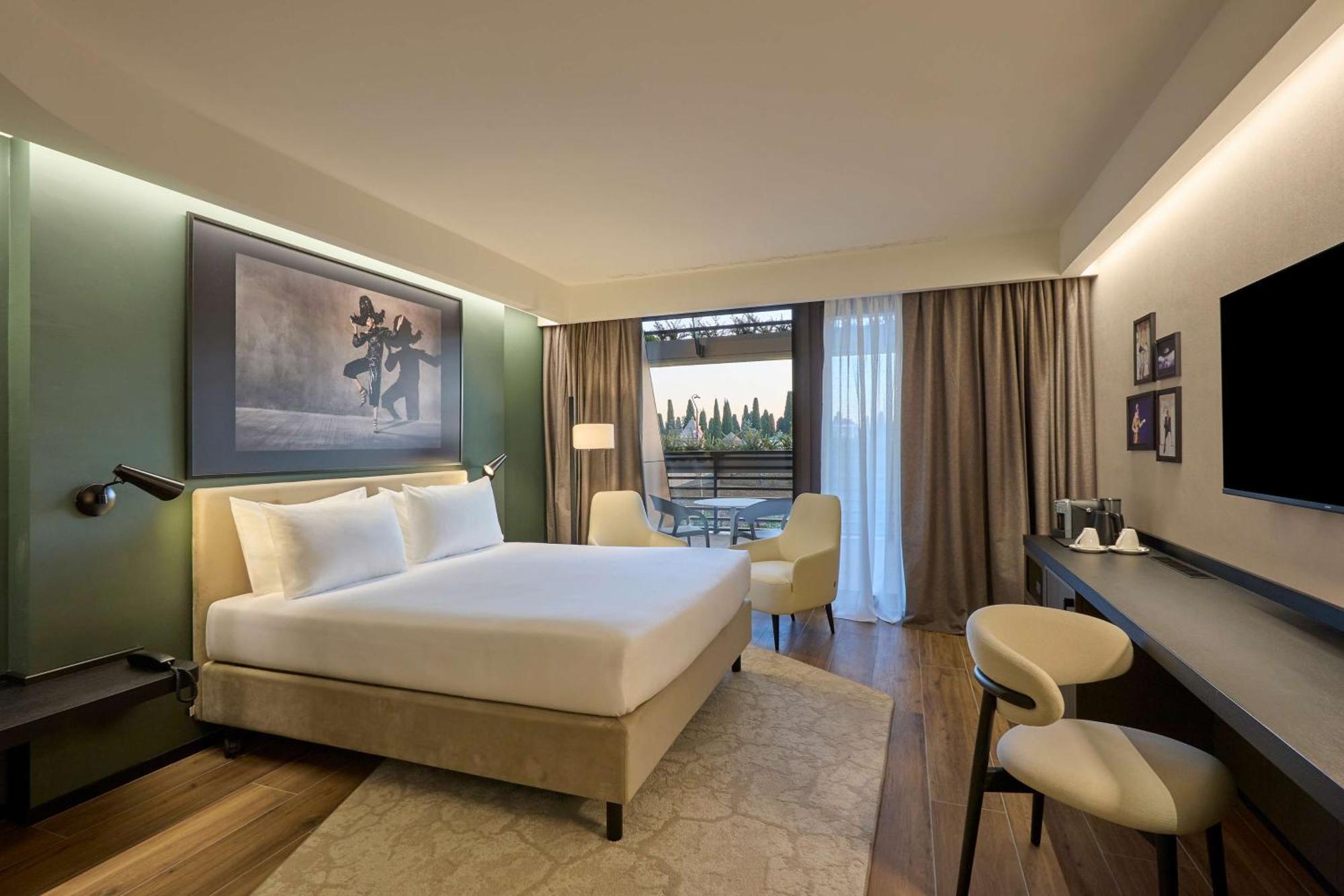 Radisson Blu Hotel, Bergamo Choruslife Bagian luar foto